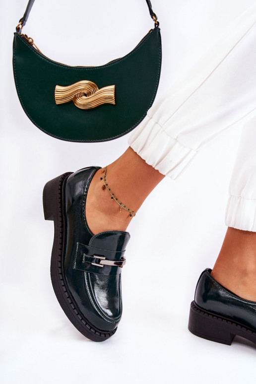 s lakovým efektom topánky So striebornou ozdobou zelená farba Lemar Hestill