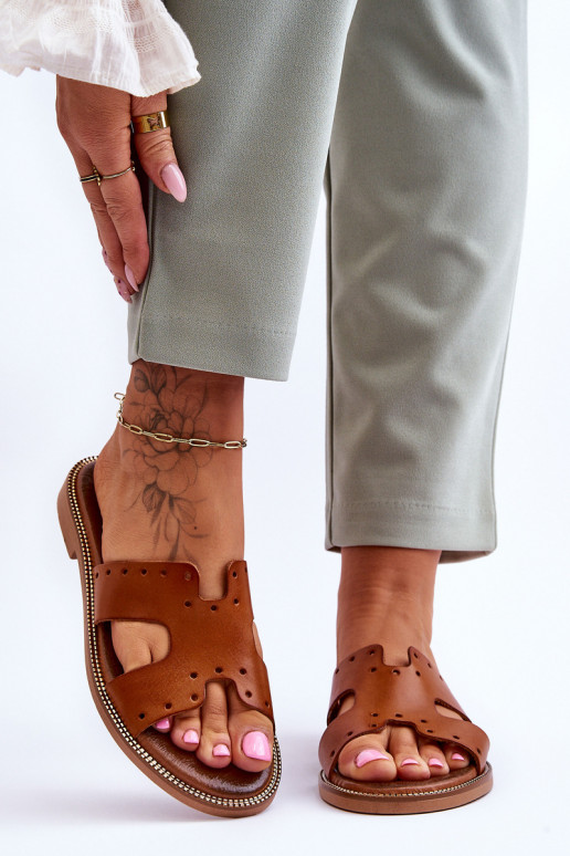 Zazoo 40326 Dámske Papuče S ozdobnými výrezmi Hnedá farba Zazoo 40326 Dámske Papuče S ozdobnými výrezmi Hnedá farba