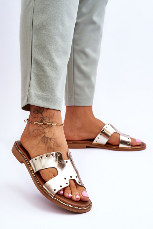 Zazoo 40326 Dámske Papuče S ozdobnými výrezmi zlatej farby Zazoo 40326 Dámske Papuče S ozdobnými výrezmi zlatej farby