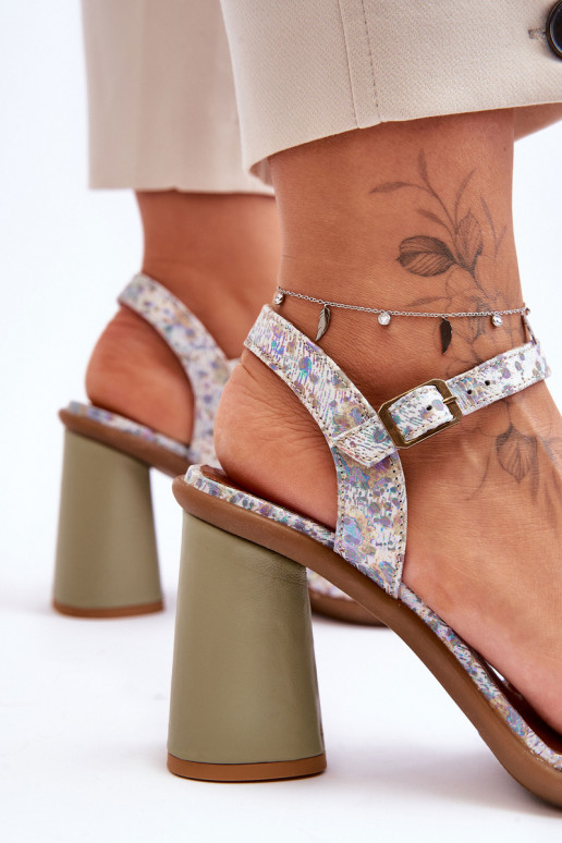 Dámske sandále na podpätku Máciejka 06029-24 biely-zelená farba Dámske sandále na podpätku Máciejka 06029-24 biely-zelená farba