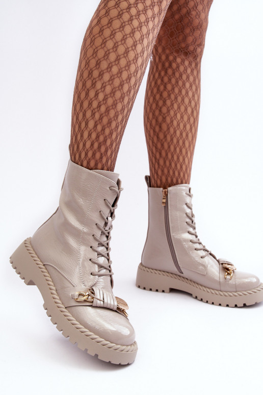 Dámske s lakovým efektom Pracovné členkové topánky s ozdobami D&A MR870-67 sivá Dámske s lakovým efektom Pracovné členkové topánky s ozdobami D&A MR870-67 sivá