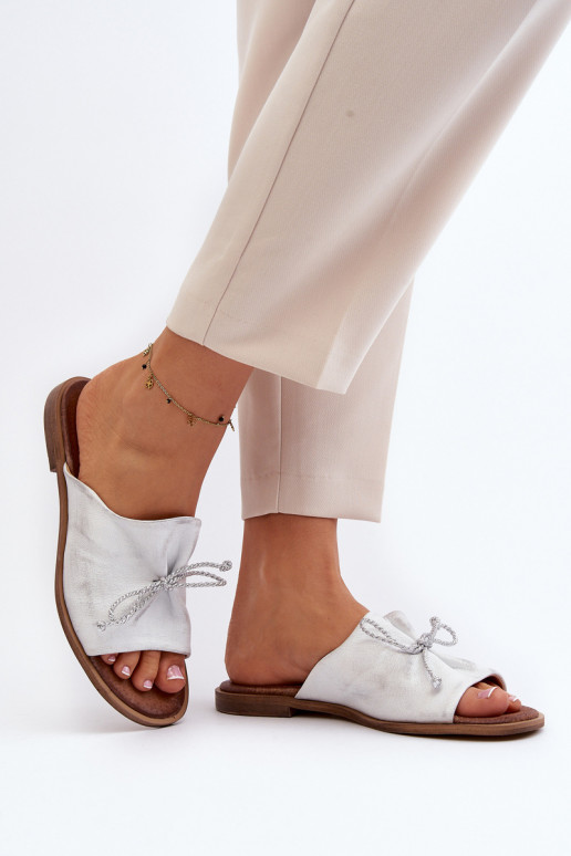 Zazoo 2659 Kožené papuče Dámske strieborná farba Zazoo 2659 Kožené papuče Dámske strieborná farba