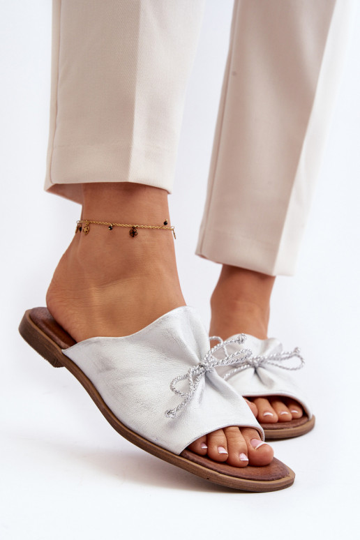 Zazoo 2659 Kožené papuče Dámske strieborná farba Zazoo 2659 Kožené papuče Dámske strieborná farba