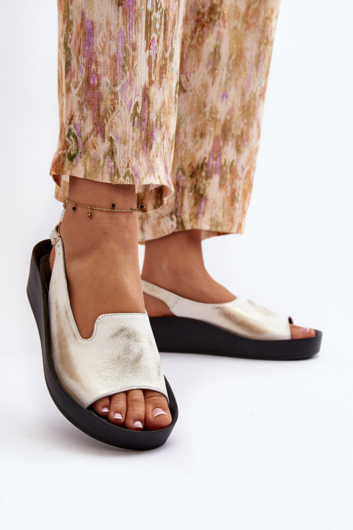 Zazoo 2893 Dámske sandále Kožené na Hustýj PodeszInie zlatej farby Przecierany