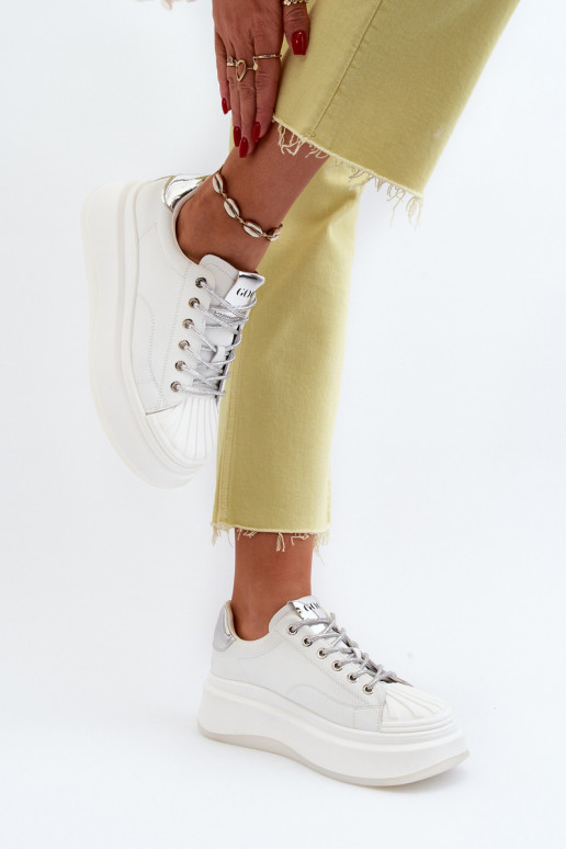 Kožené Tenisky model obuvi Dámske s platformou GOE NN2N4033 biela farba Kožené Tenisky model obuvi Dámske s platformou GOE NN2N4033 biela farba