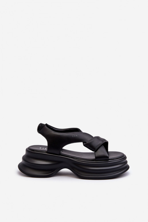 Dámske sandále Dámske s trendovou masívnou podrážkou čierna GOE NN2N4106 Dámske sandále Dámske s trendovou masívnou podrážkou čierna GOE NN2N4106