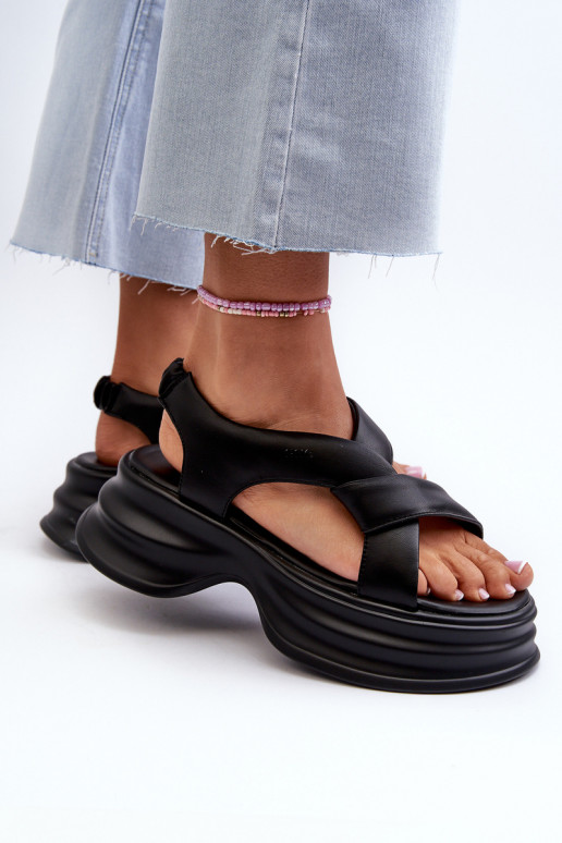 Dámske sandále Dámske s trendovou masívnou podrážkou čierna GOE NN2N4106 Dámske sandále Dámske s trendovou masívnou podrážkou čierna GOE NN2N4106