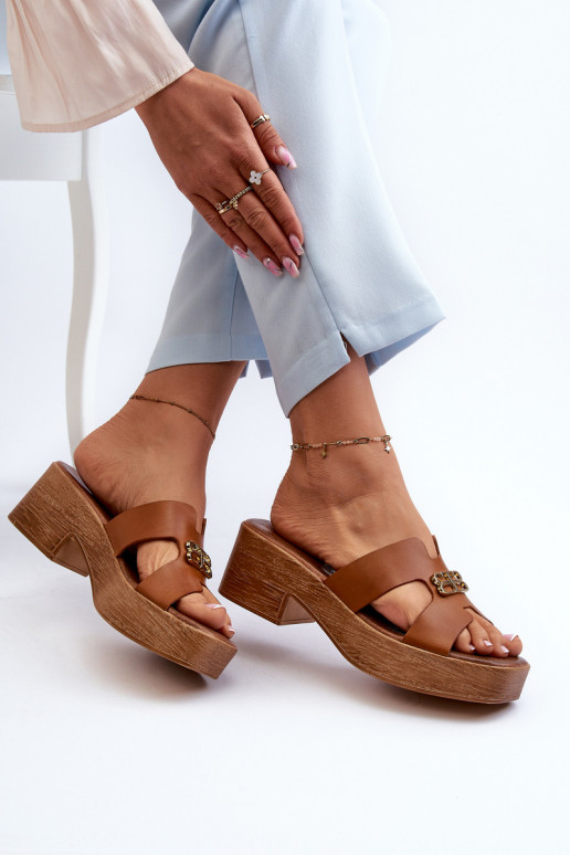 Zazoo 40412 Kožené Elegantný štýl Dámske papuče so zlatými detailmi Hnedá farba Zazoo 40412 Kožené Elegantný štýl Dámske papuče so zlatými detailmi Hnedá farba