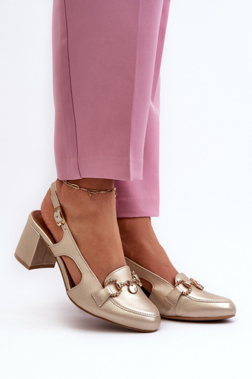 Dámske sandále na podpätku Máciejka 06419-25 zlatej farby Dámske sandále na podpätku Máciejka 06419-25 zlatej farby