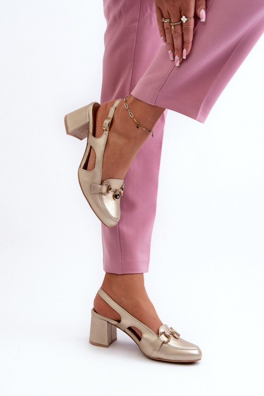 Dámske sandále na podpätku Máciejka 06419-25 zlatej farby Dámske sandále na podpätku Máciejka 06419-25 zlatej farby