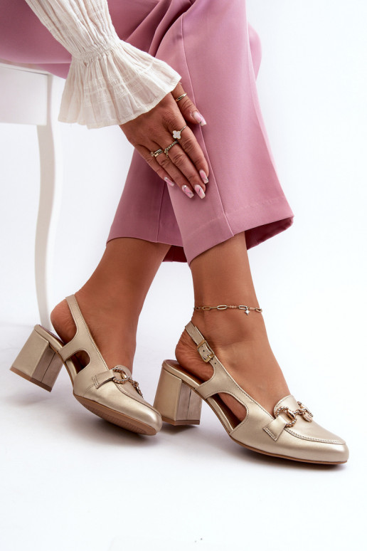 Dámske sandále na podpätku Máciejka 06419-25 zlatej farby Dámske sandále na podpätku Máciejka 06419-25 zlatej farby