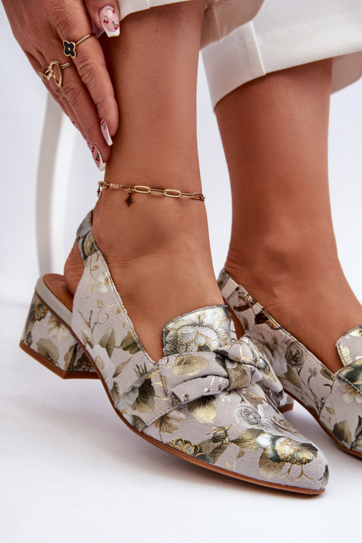 Dámske Dámske sandále Zapnuté nízkom opätku s kvetmi Máciejka N6539-38 zelená farba Dámske Dámske sandále Zapnuté nízkom opätku s kvetmi Máciejka N6539-38 zelená farba