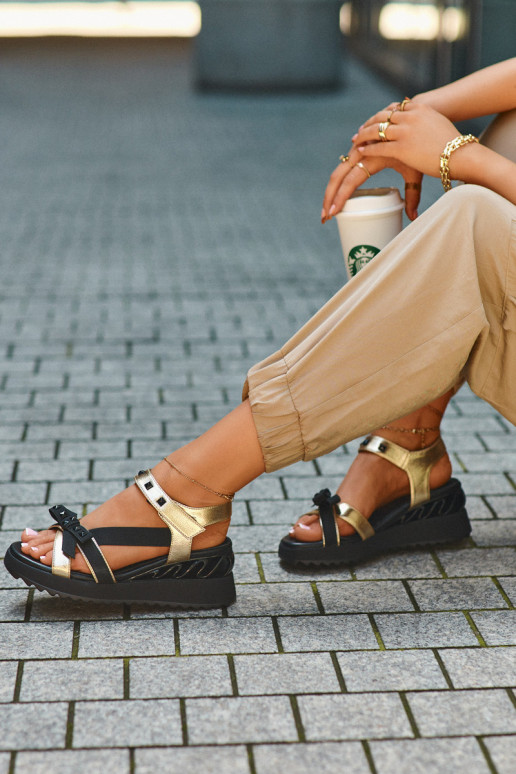 Dámske sandále so stuhami D&A CR956 zlatej farby