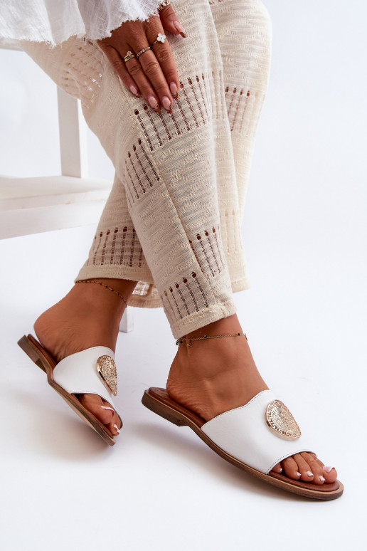 Zazoo 2938 Kožené papuče so širokými podpätkami s ozdobami biela farba Zazoo 2938 Kožené papuče so širokými podpätkami s ozdobami biela farba