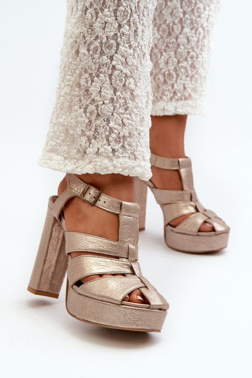 Dámske sandále na vysokom opätku Kožené Máciejka 06050-25 zlatej farby Dámske sandále na vysokom opätku Kožené Máciejka 06050-25 zlatej farby