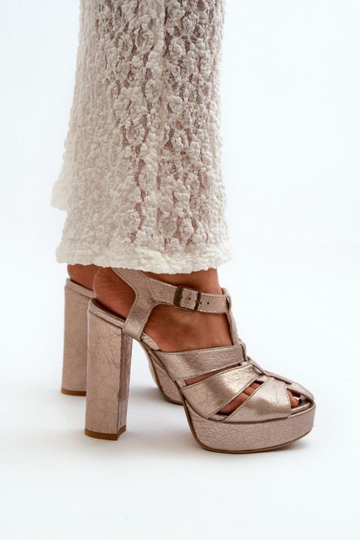 Dámske sandále na vysokom opätku Kožené Máciejka 06050-25 zlatej farby Dámske sandále na vysokom opätku Kožené Máciejka 06050-25 zlatej farby