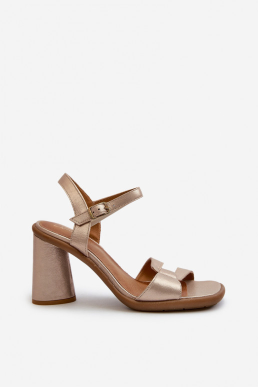 Dámske sandále na podpätku Máciejka 06029-25 zlatej farby Dámske sandále na podpätku Máciejka 06029-25 zlatej farby