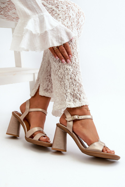 Dámske sandále na podpätku Máciejka 06029-25 zlatej farby Dámske sandále na podpätku Máciejka 06029-25 zlatej farby