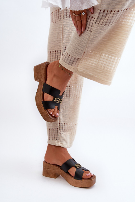 Zazoo 40412 Kožené Elegantný štýl Dámske papuče so zlatými detailmi čierna Zazoo 40412 Kožené Elegantný štýl Dámske papuče so zlatými detailmi čierna