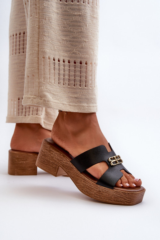 Zazoo 40412 Kožené Elegantný štýl Dámske papuče so zlatými detailmi čierna Zazoo 40412 Kožené Elegantný štýl Dámske papuče so zlatými detailmi čierna