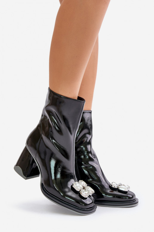 s lakovým efektom Dámske čižmy s ozdobami D&A MR880-019 čierna s lakovým efektom Dámske čižmy s ozdobami D&A MR880-019 čierna