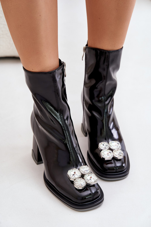 s lakovým efektom Dámske čižmy s ozdobami D&A MR880-019 čierna s lakovým efektom Dámske čižmy s ozdobami D&A MR880-019 čierna