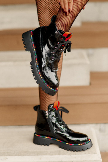 Kožené s lakovým efektom Pracovné členkové topánky Zapnuté Hrad čierna Anafra 2