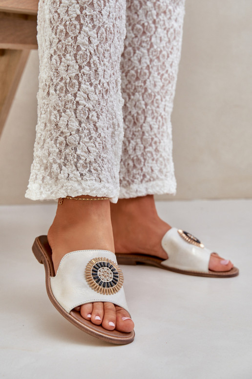 Kožené papuče s ozdobami so širokými podpätkami LeInski 3047/O zlatej farby Przecierany Kožené papuče s ozdobami so širokými podpätkami LeInski 3047/O zlatej farby Przecierany