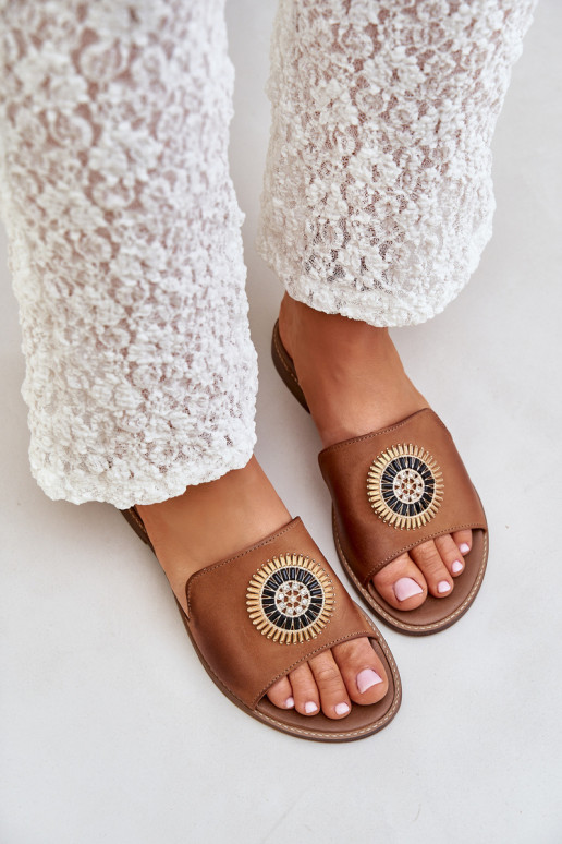 Kožené papuče s ozdobami so širokými podpätkami LeInski 3047/O Hnedá farba