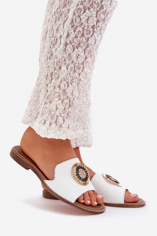 Kožené papuče s ozdobami so širokými podpätkami LeInski 3047/O biela farba