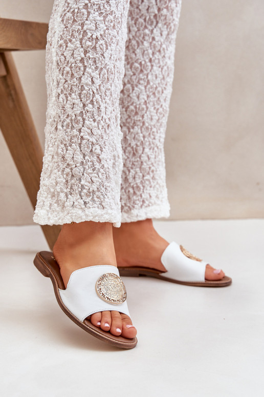 Kožené papuče s ozdobami so širokými podpätkami Zazoo 3047/O biela farba