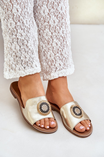 Kožené papuče s ozdobami so širokými podpätkami Zazoo 3047/O zlatej farby