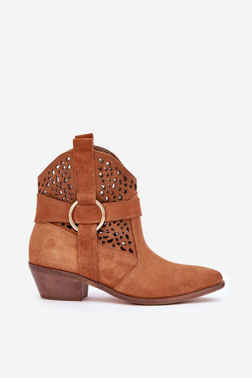 Semišové topánky kovbojský štýl s prvkami prelamovania s podpätkami Zazoo 2994 Hnedá farba Semišové topánky kovbojský štýl s prvkami prelamovania s podpätkami Zazoo 2994 Hnedá farba