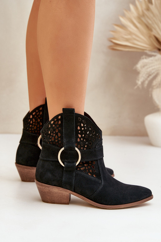 Semišové topánky kovbojský štýl s prvkami prelamovania s podpätkami Zazoo 2994 čierna Semišové topánky kovbojský štýl s prvkami prelamovania s podpätkami Zazoo 2994 čierna