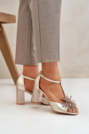 sandále Kožené s podpätkami s ozdobami Laura Messi 2758 zlatej farby