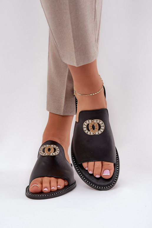 Elegantný štýl Kožené papuče Dámske s ozdobami Zazoo 3008 čierna