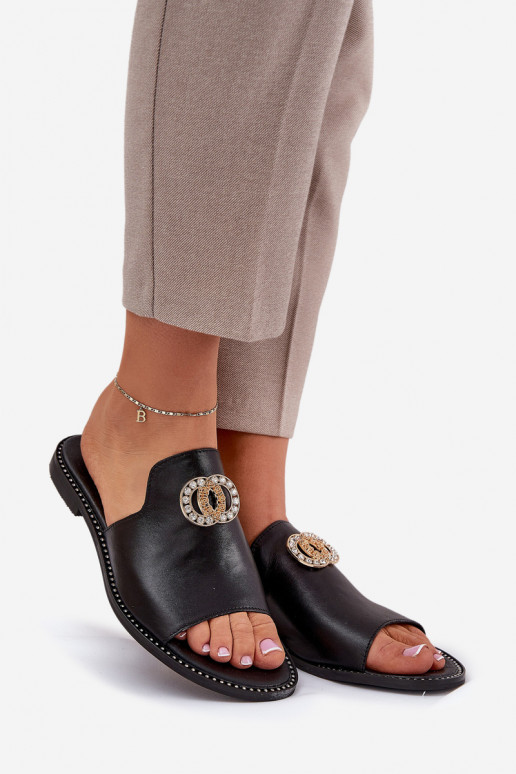 Elegantný štýl Kožené papuče Dámske s ozdobami Zazoo 3008 čierna