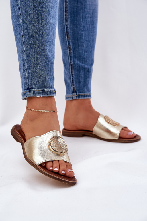 Zazoo 2938 Kožené papuče so širokými podpätkami s ozdobami zlatej farby Zazoo 2938 Kožené papuče so širokými podpätkami s ozdobami zlatej farby