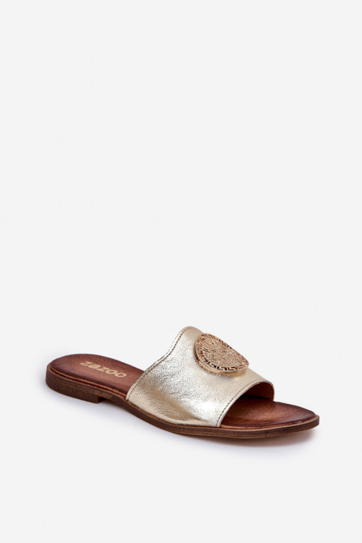 Zazoo 2938 Kožené papuče so širokými podpätkami s ozdobami zlatej farby Zazoo 2938 Kožené papuče so širokými podpätkami s ozdobami zlatej farby