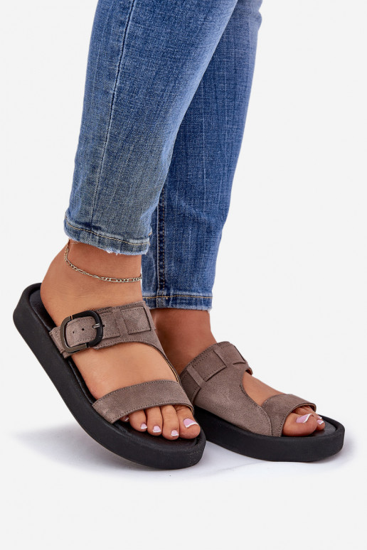 Dámske semišové papuče s platformou Zazoo 3024 Hnedá farba Dámske semišové papuče s platformou Zazoo 3024 Hnedá farba