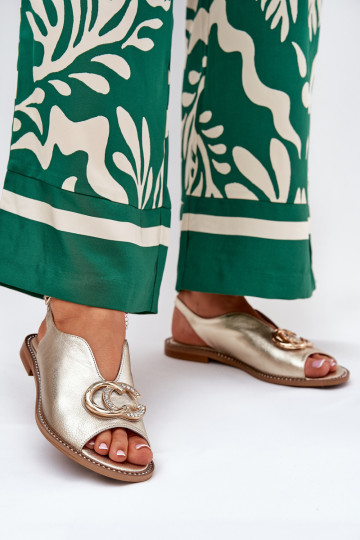 Dámske sandále so širokými podpätkami s ozdobami Laura Messi 2865 zlatej farby