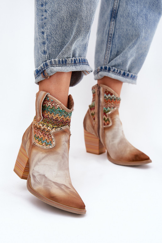 Kožené čižmy v kovbojskom štýle s podpätkami ozdobiť Plecionką Máciejka 06810-29 Rôzne farby Kožené čižmy v kovbojskom štýle s podpätkami ozdobiť Plecionką Máciejka 06810-29 Rôzne farby