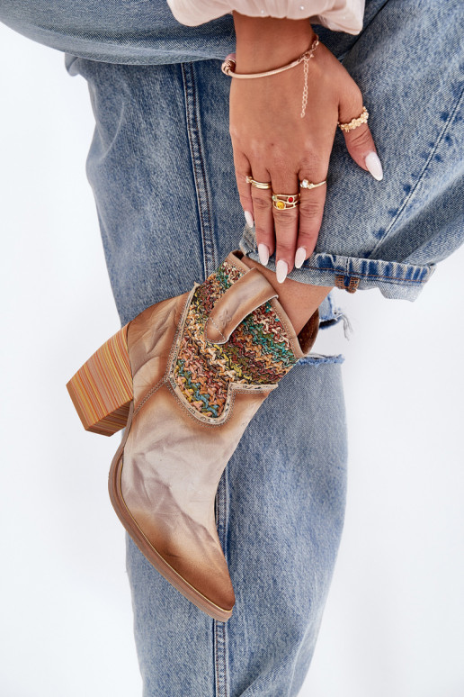 Kožené čižmy v kovbojskom štýle s podpätkami ozdobiť Plecionką Máciejka 06810-29 Rôzne farby Kožené čižmy v kovbojskom štýle s podpätkami ozdobiť Plecionką Máciejka 06810-29 Rôzne farby