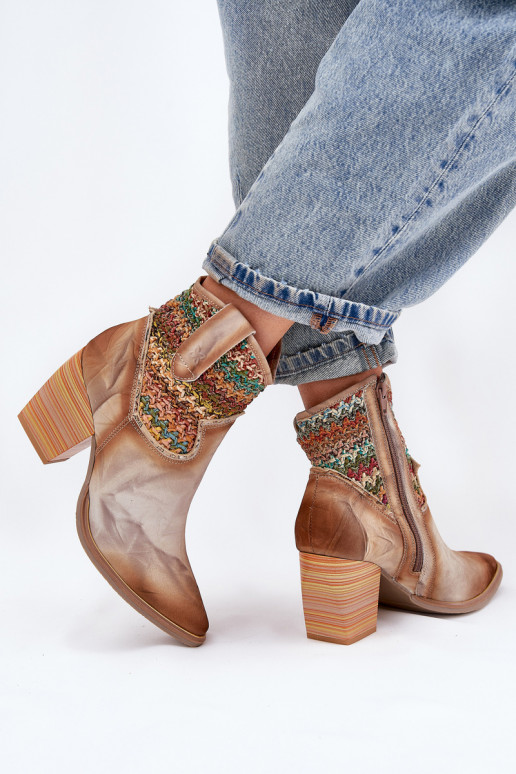 Kožené čižmy v kovbojskom štýle s podpätkami ozdobiť Plecionką Máciejka 06810-29 Rôzne farby Kožené čižmy v kovbojskom štýle s podpätkami ozdobiť Plecionką Máciejka 06810-29 Rôzne farby