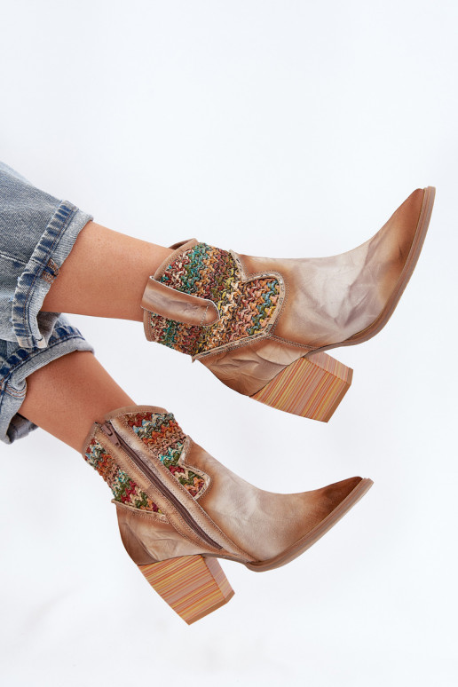 Kožené čižmy v kovbojskom štýle s podpätkami ozdobiť Plecionką Máciejka 06810-29 Rôzne farby Kožené čižmy v kovbojskom štýle s podpätkami ozdobiť Plecionką Máciejka 06810-29 Rôzne farby