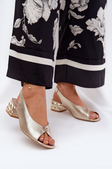 Kožené Elegantný štýl Dámske sandále CheBello 4724 zlatej farby 2