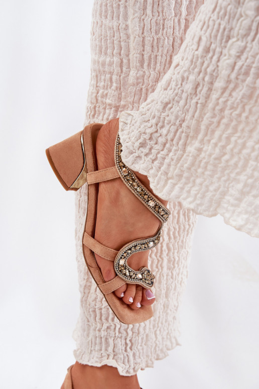 Dámske sandále na vysokom opätku so svietiacimi otvormi Artiker 56C1374 béžová Dámske sandále na vysokom opätku so svietiacimi otvormi Artiker 56C1374 béžová