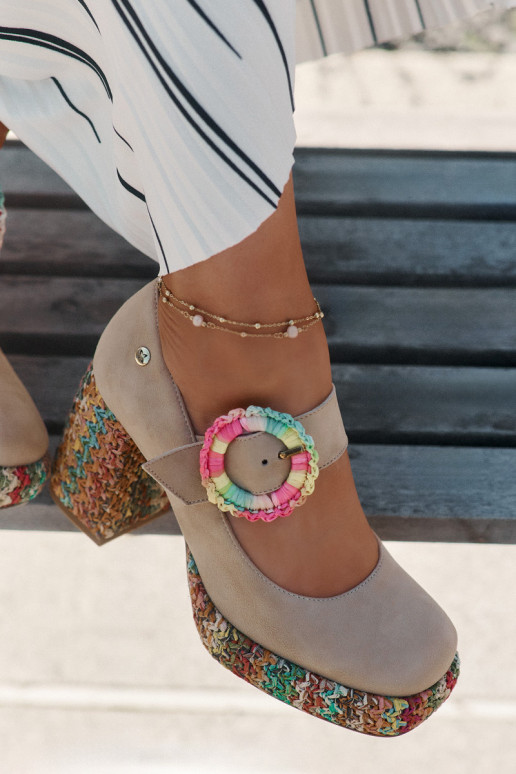 Semišové topánky S vrkočom s podpätkami a platforma Máciejka 06839-04 béžová Semišové topánky S vrkočom s podpätkami a platforma Máciejka 06839-04 béžová