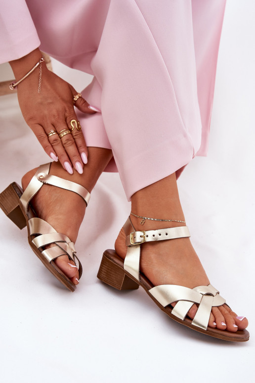 Dámske sandále Zapnuté Jemném Obcasie Zazoo 40372 zlatej farby Dámske sandále Zapnuté Jemném Obcasie Zazoo 40372 zlatej farby