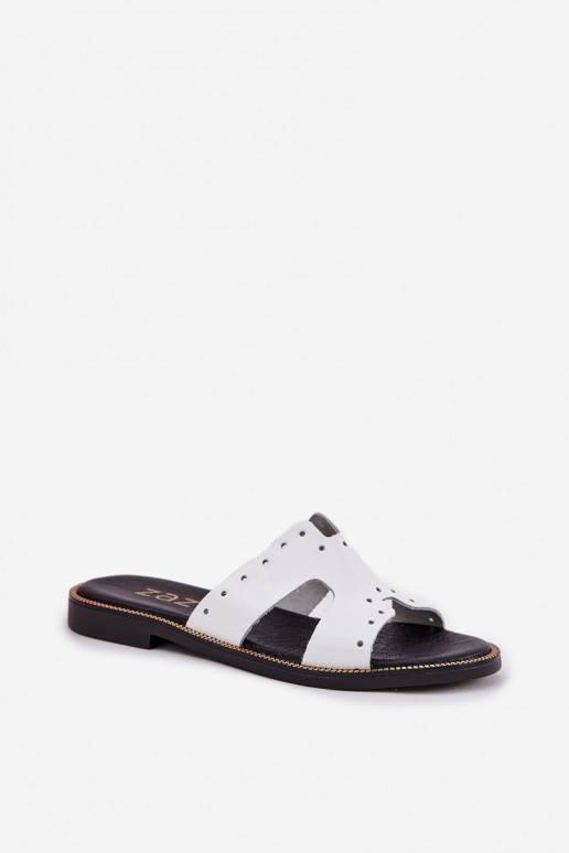 Zazoo 40326 s lakovým efektom Dámske Papuče S ozdobnými výrezmi biela farba Zazoo 40326 s lakovým efektom Dámske Papuče S ozdobnými výrezmi biela farba